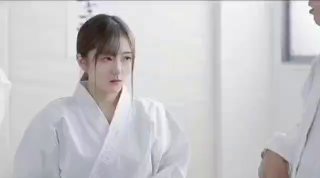 国啪00后小妹足交巨蟒